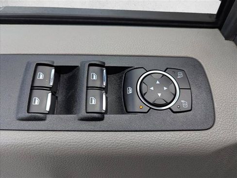 Used 2019 Ford F150 XLT w/ Equipment Group 302A Luxury AWD/4WD image 10