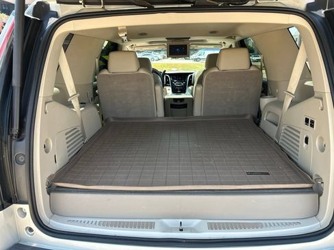 Used 2017 Cadillac Escalade Premium Luxury AWD/4WD image 20