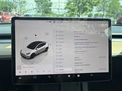 Used 2022 Tesla Model Y Performance AWD/4WD image 25