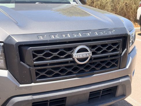 Used 2023 Nissan Frontier S RWD image 4