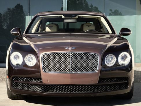 Used 2015 Bentley Flying Spur V8 image 12
