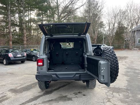 Used 2022 Jeep Wrangler Unlimited Willys image 39