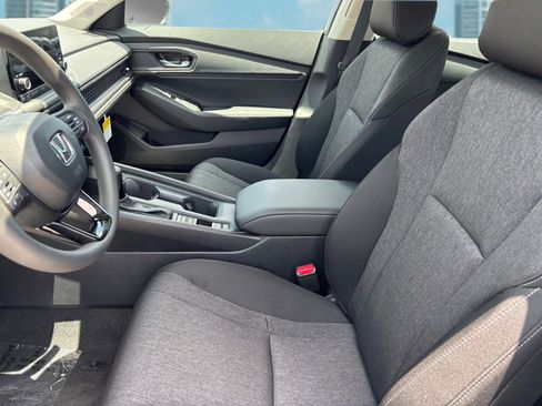 Used 2025 Honda Accord SE image 15