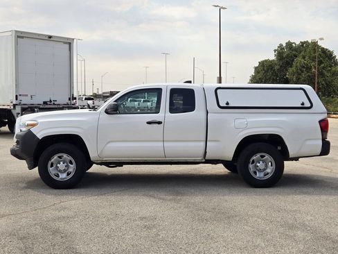 Used 2022 Toyota Tacoma SR RWD image 4