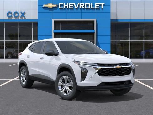 Used 2026 Chevrolet Trax LS FWD image 7