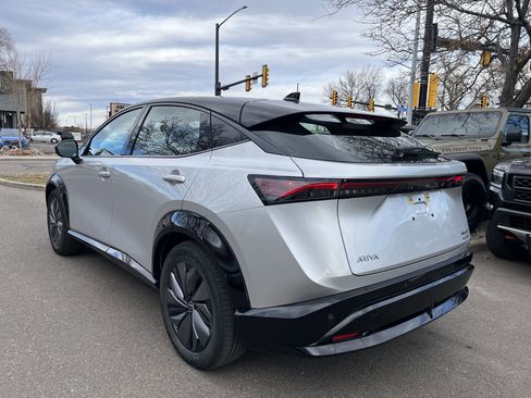 Used 2023 Nissan Ariya AWD image 6