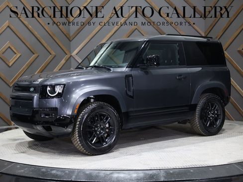 Used 2022 Land Rover Defender 90 X-Dynamic S image 10