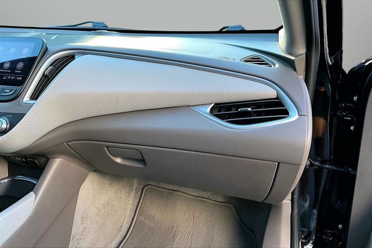 Used 2025 Chevrolet Malibu LT FWD image 18
