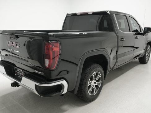 Used 2020 GMC Sierra 1500 SLE w/ SLE Value Package RWD image 4