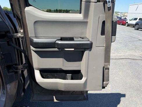 Used 2015 Ford F150 XL w/ Equipment Group 101A Mid AWD/4WD image 17