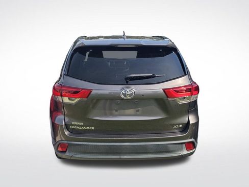 Used 2019 Toyota Highlander XLE FWD image 15