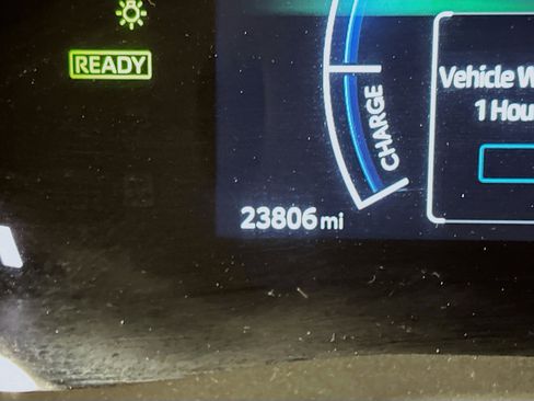 Used 2025 Toyota Camry SE image 19