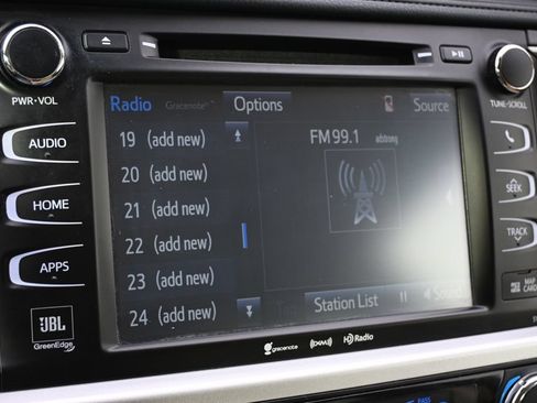 Used 2017 Toyota Highlander Limited AWD/4WD image 30