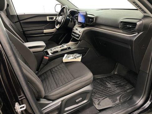 Used 2021 Ford Explorer XLT AWD/4WD image 38