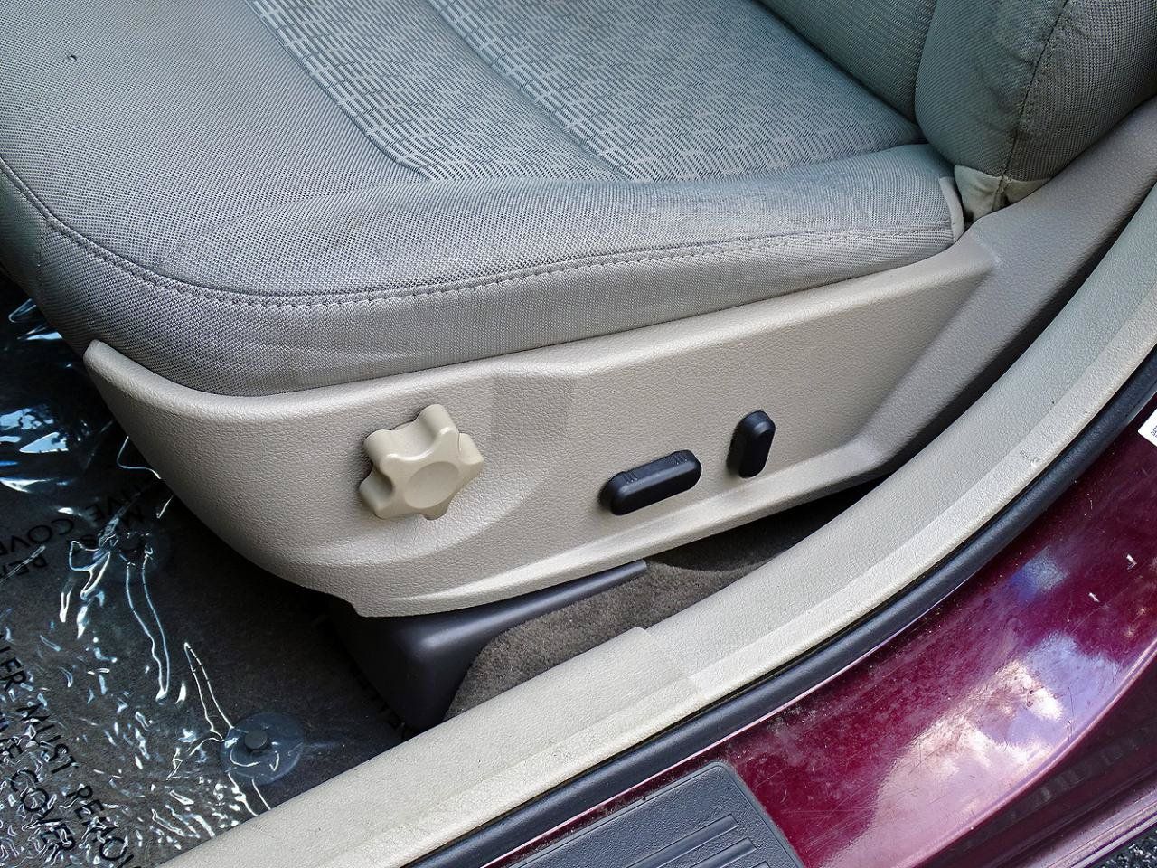 Used 2011 Ford Fusion SE FWD image 17