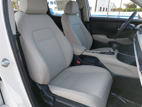 Certified 2023 Honda HR-V LX image 10