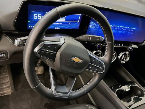 Used 2024 Chevrolet Blazer EV LT image 18