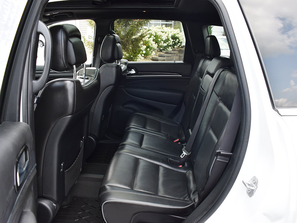 Used 2020 Jeep Grand Cherokee Overland AWD/4WD image 6