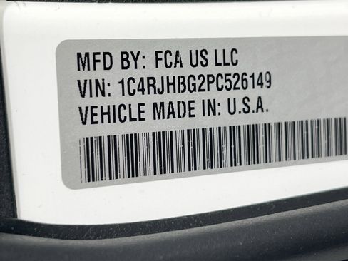 Used 2023 Jeep Grand Cherokee Limited image 31