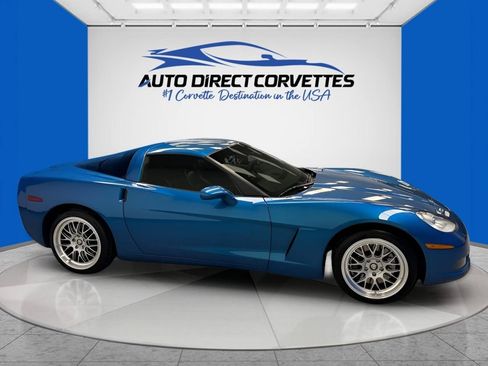 Used 2011 Chevrolet Corvette Coupe w/ 1LT RWD image 8