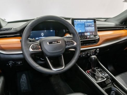 Used 2025 Jeep Compass Limited w/ Elite Group image 7