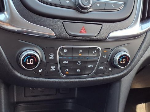 Used 2019 Chevrolet Equinox LT image 19