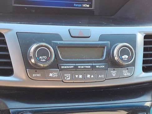 Used 2016 Honda Odyssey SE image 22