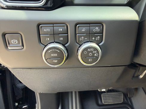 Used 2026 GMC Sierra 2500 Denali w/ Denali Reserve Package AWD/4WD image 12