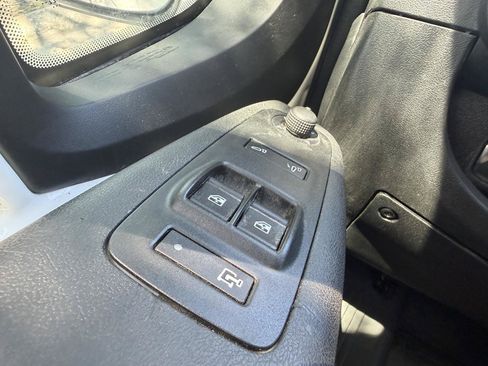 Used 2023 RAM ProMaster 2500 w/ Convenience Group FWD image 10