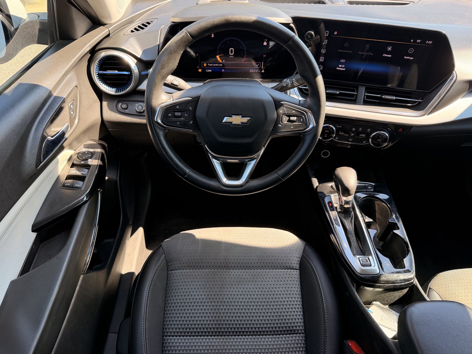 Used 2024 Chevrolet Trax LT w/ Driver Confidence Package FWD image 29