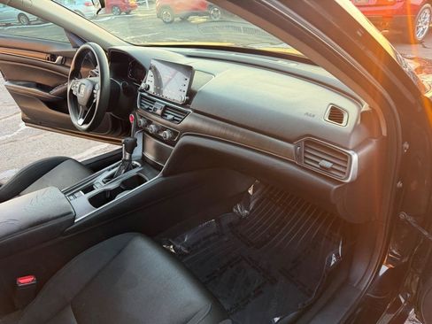 Used 2018 Honda Accord LX image 18