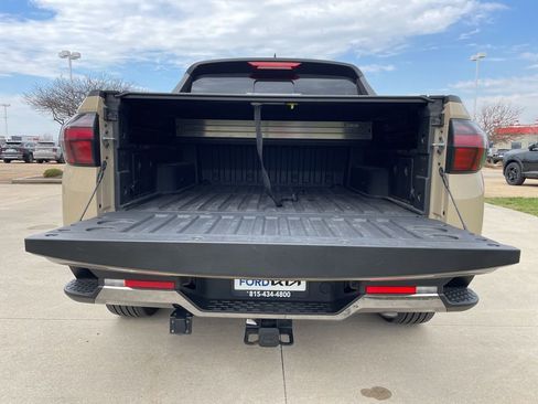 Used 2023 Hyundai Santa Cruz Limited image 14