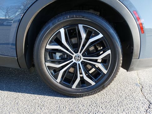 Used 2026 Toyota Crown XLE image 13