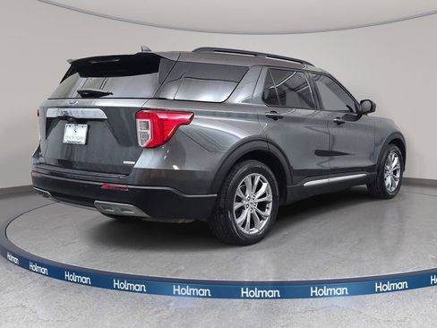 Used 2020 Ford Explorer XLT w/ Equipment Group 202A image 6