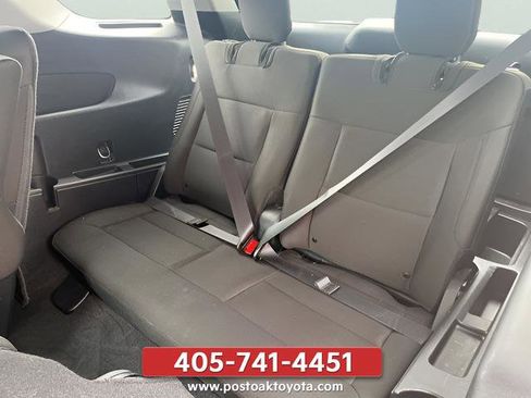 Used 2022 Ford Explorer XLT AWD/4WD image 30