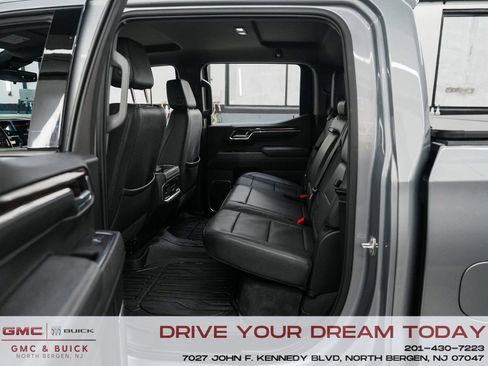 Used 2024 GMC Sierra 1500 Elevation w/ Elevation Premium Package image 32