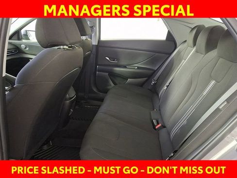 Certified 2024 Hyundai Elantra SEL image 11