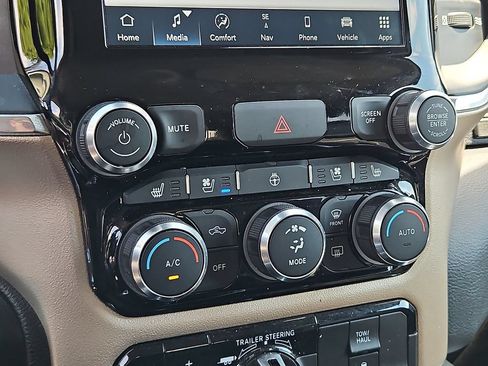 Used 2022 RAM 1500 Laramie w/ Trailer Tow Group AWD/4WD image 16
