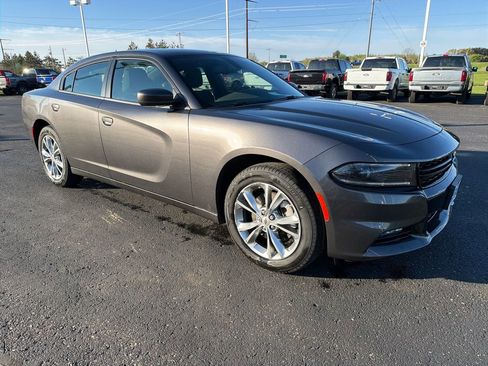 Used 2022 Dodge Charger SXT w/ Cold Weather Package AWD/4WD image 7