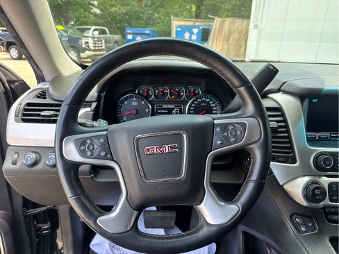 Used 2017 GMC Yukon SLT w/ Premium Edition AWD/4WD image 25