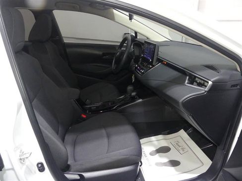 Used 2022 Toyota Corolla LE FWD image 21