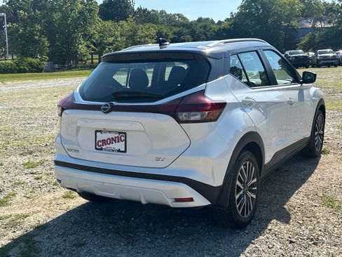 Used 2023 Nissan Kicks SV FWD image 5
