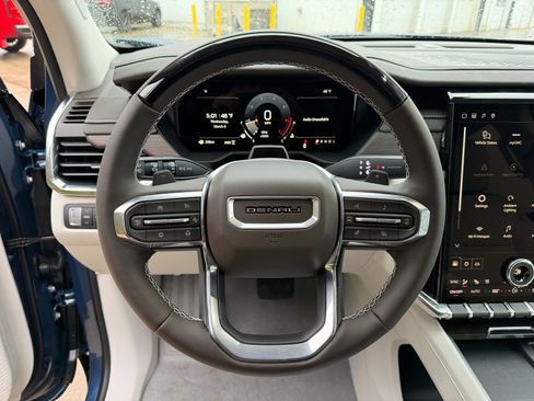 New 2026 GMC Acadia Denali w/ Super Cruise Package image 13