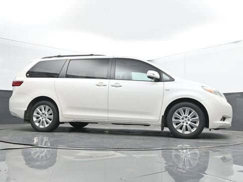 Used 2016 Toyota Sienna Limited Premium AWD/4WD image 57