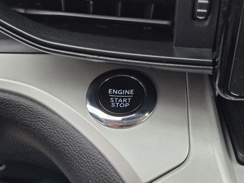 Used 2023 Ford Explorer XLT RWD image 13