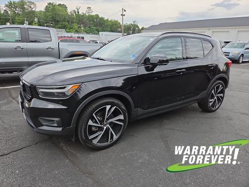 Used 2022 Volvo XC40 T5 R-Design w/ Advanced Package AWD/4WD image 3