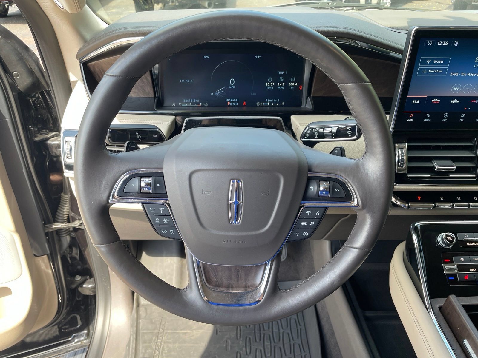 Used 2024 Lincoln Navigator Reserve AWD/4WD image 17