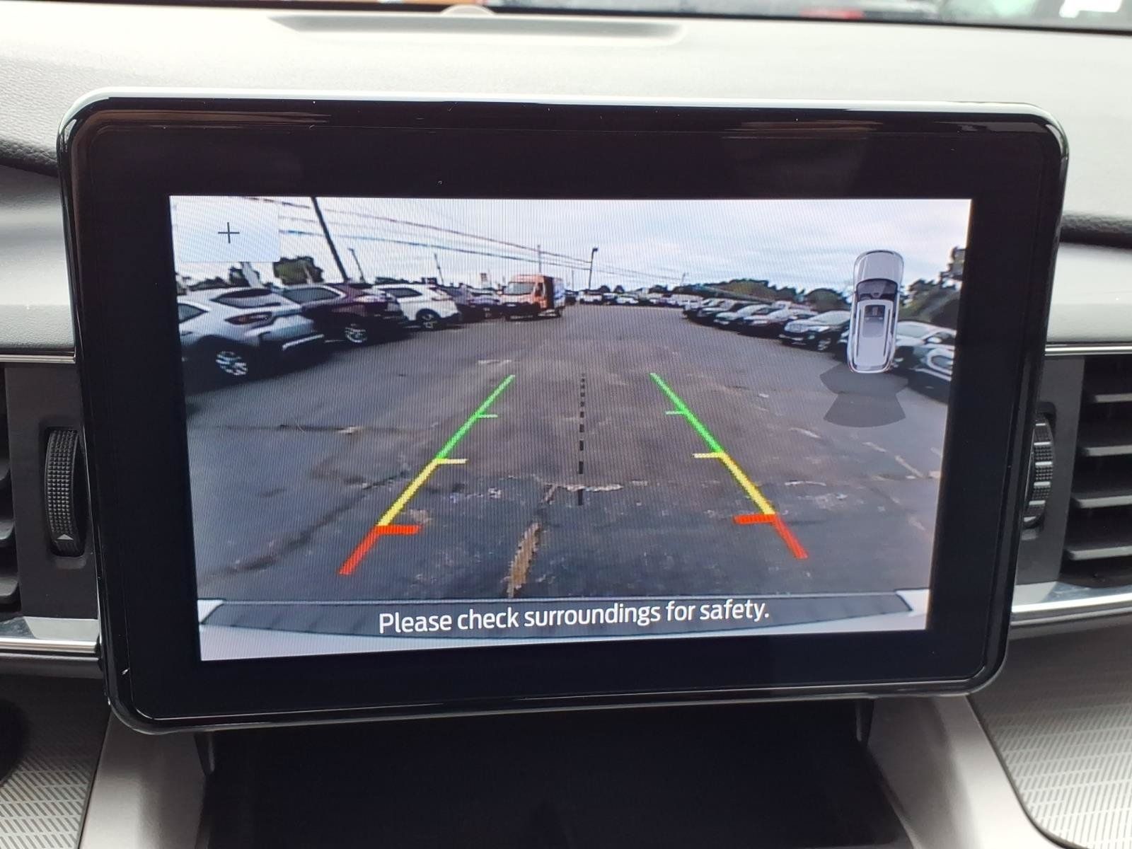 Used 2024 Ford Explorer XLT w/ Equipment Group 202A AWD/4WD image 23