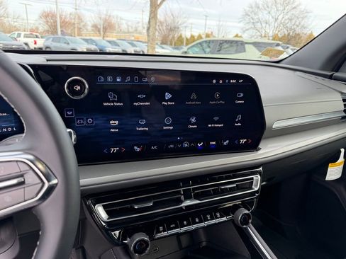 Used 2025 Chevrolet Traverse LT w/ LPO, Floor Liner Package image 14