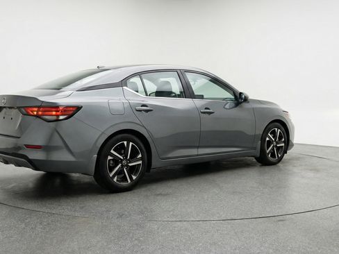 Used 2025 Nissan Sentra SV image 9